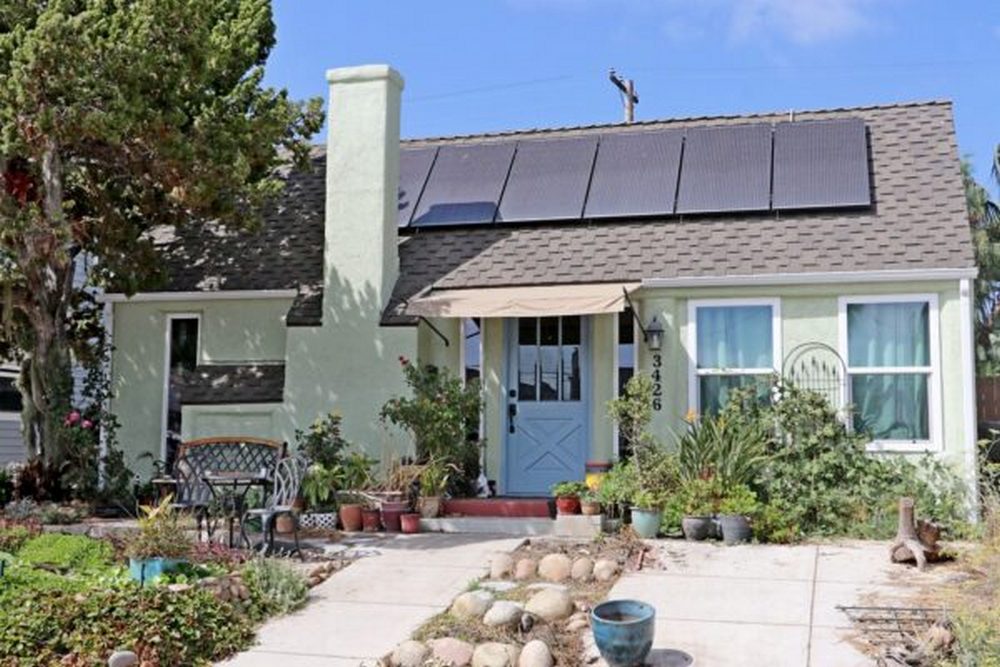 How Solar Panel Installation Helps You Lower Your Monthly Energy Bills