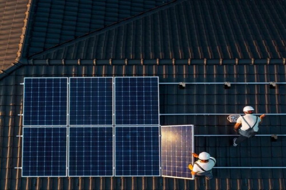 Solar Battery Storage Systems for Backup Power and Lower Energy Costs